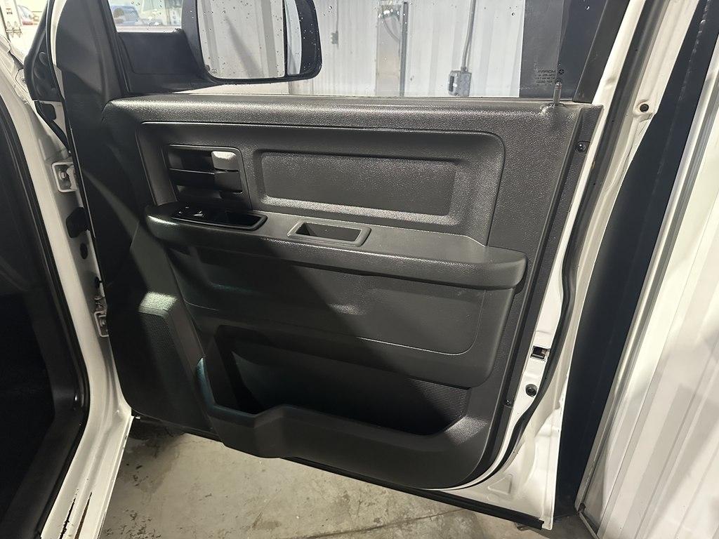 2011 RAM Ram 3500 Chassis Cab ST - Photo 10