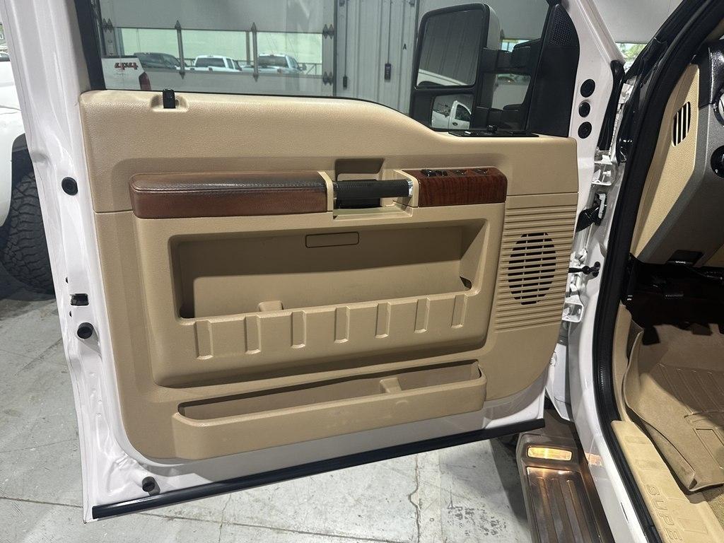 Ford Super Duty F-350 SRW King Ranch 4WD Crew Cab 6.75' Box 2011