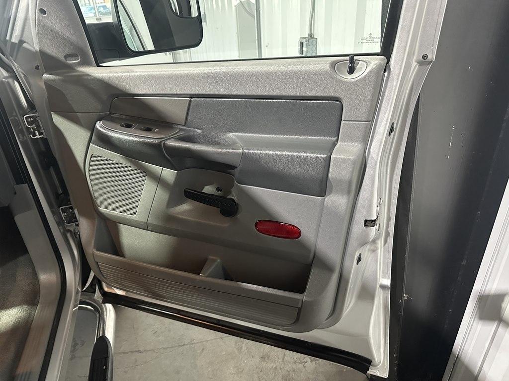 Dodge Ram 3500 4WD Quad Cab 160.5" ST 2008