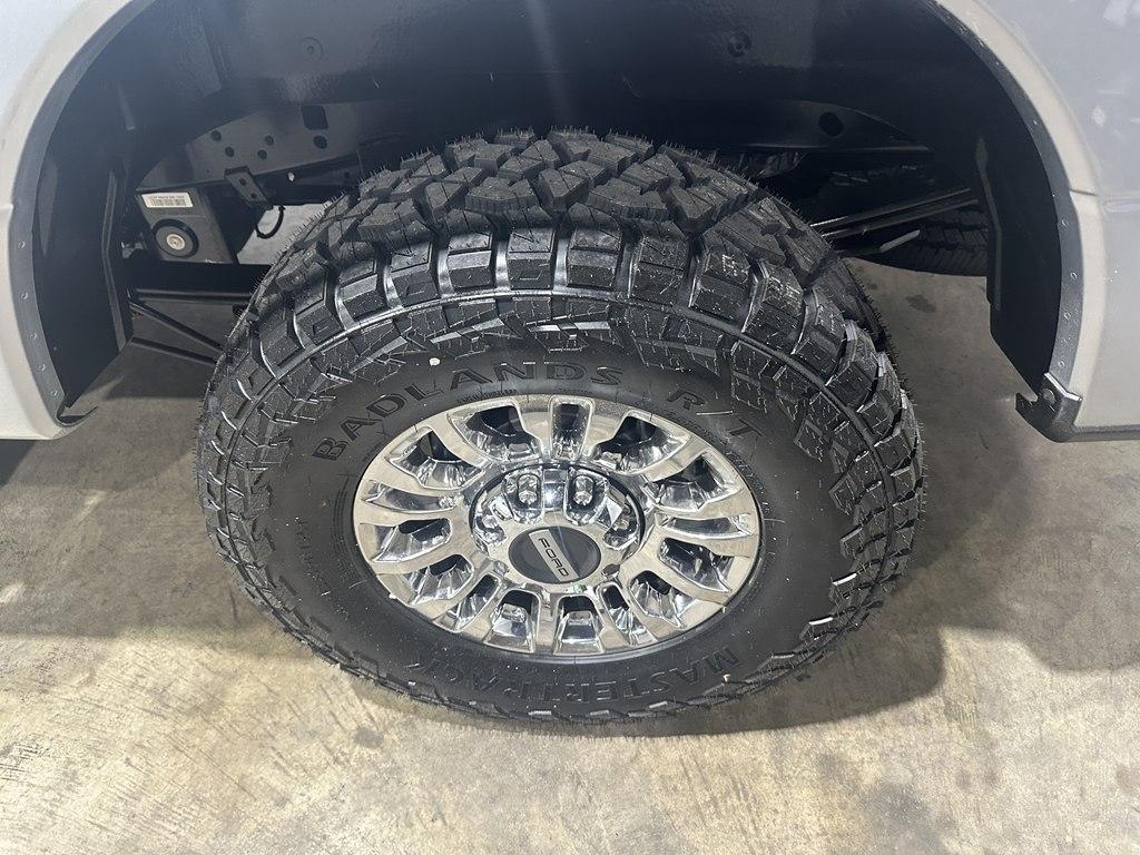 Ford Super Duty F-250 SRW Lariat 4WD Crew Cab 6.75' Box 2022