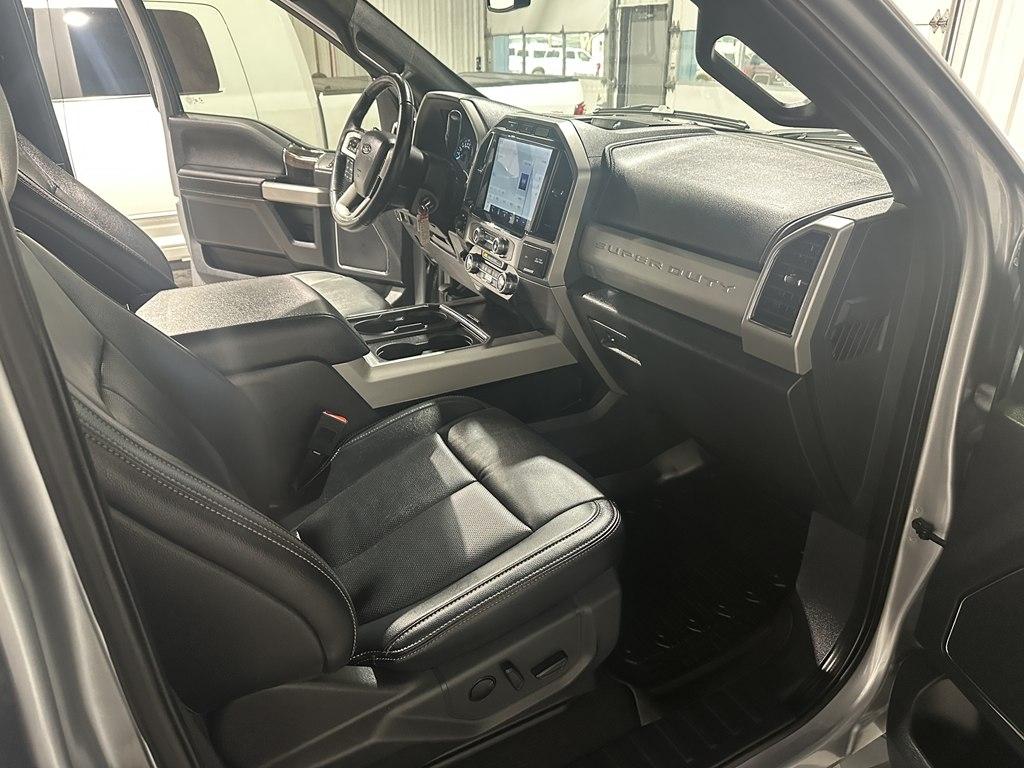 Ford Super Duty F-250 SRW Lariat 4WD Crew Cab 6.75' Box 2022