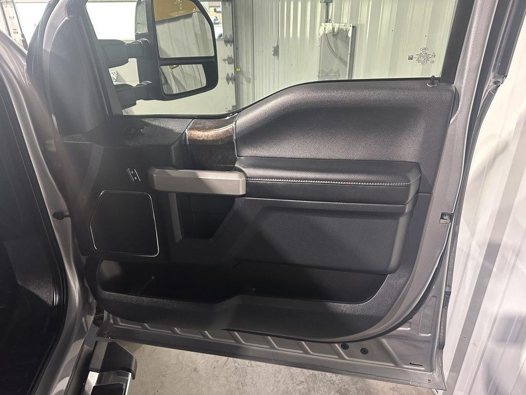 Ford Super Duty F-250 SRW Lariat 4WD Crew Cab 6.75' Box 2022