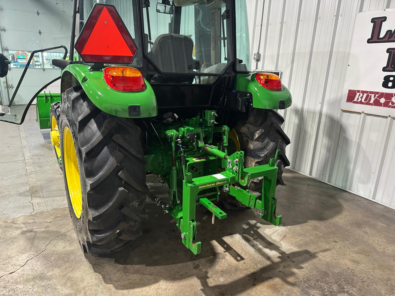 John Deere 5065E  2022