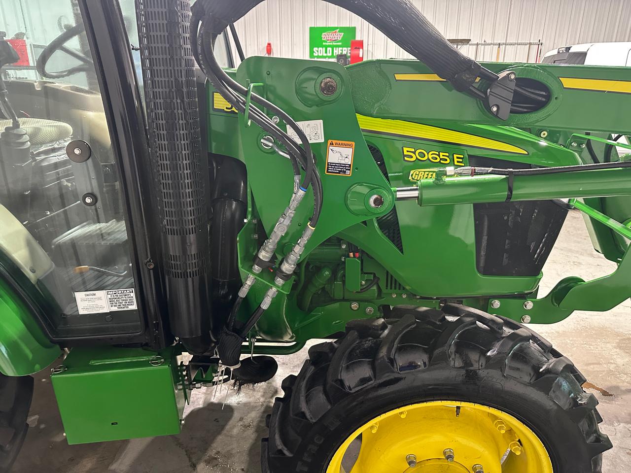 John Deere 5065E  2022