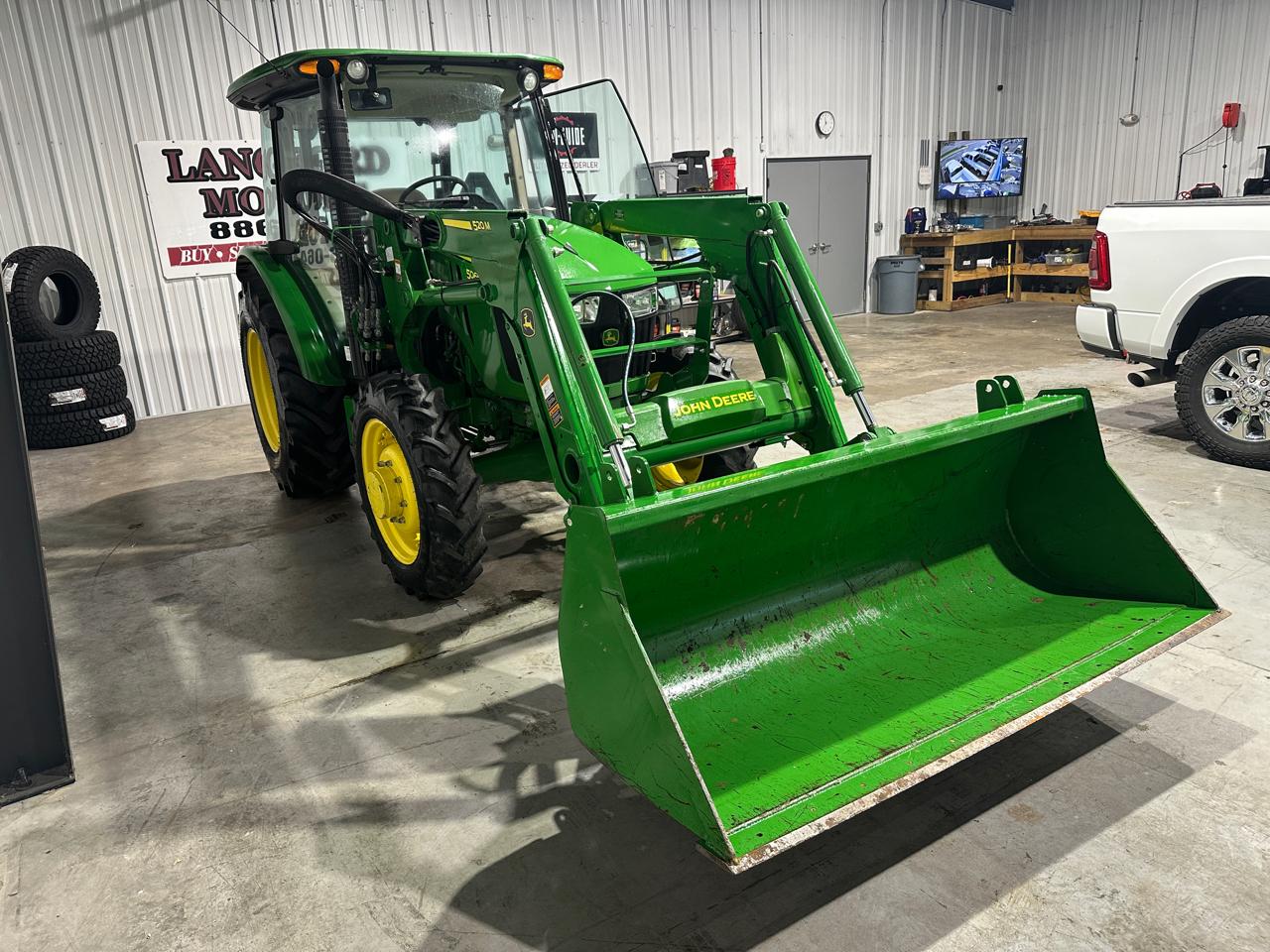 John Deere 5065E  2022
