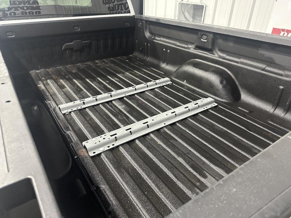 Chevrolet Silverado 2500HD Built After Aug 14 4WD Reg Cab 133.6" Work Truck 2015