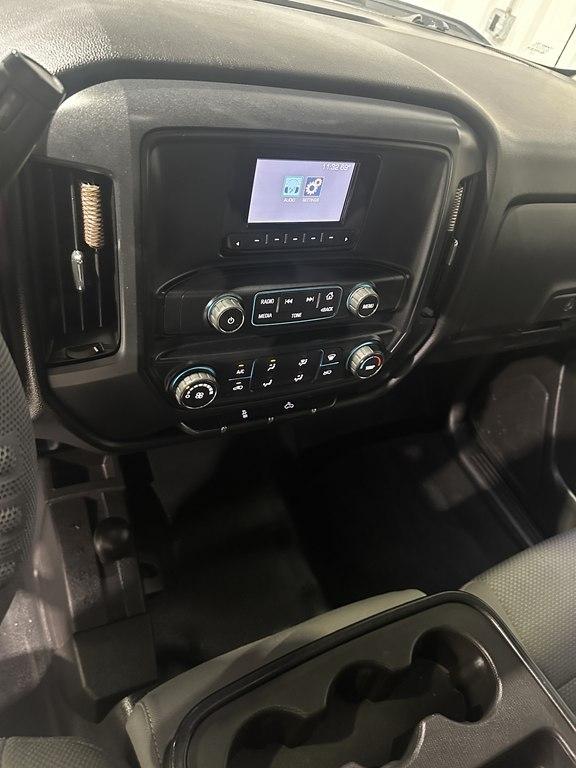 Chevrolet Silverado 2500HD Built After Aug 14 4WD Reg Cab 133.6" Work Truck 2015