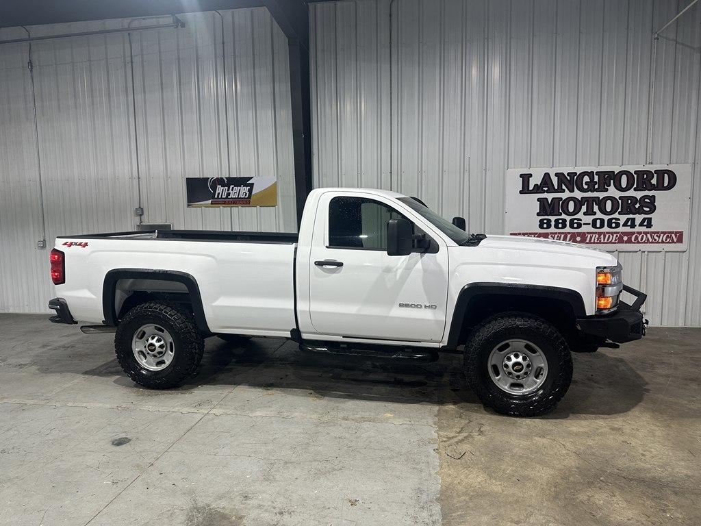 Chevrolet Silverado 2500HD Built After Aug 14 4WD Reg Cab 133.6" Work Truck 2015