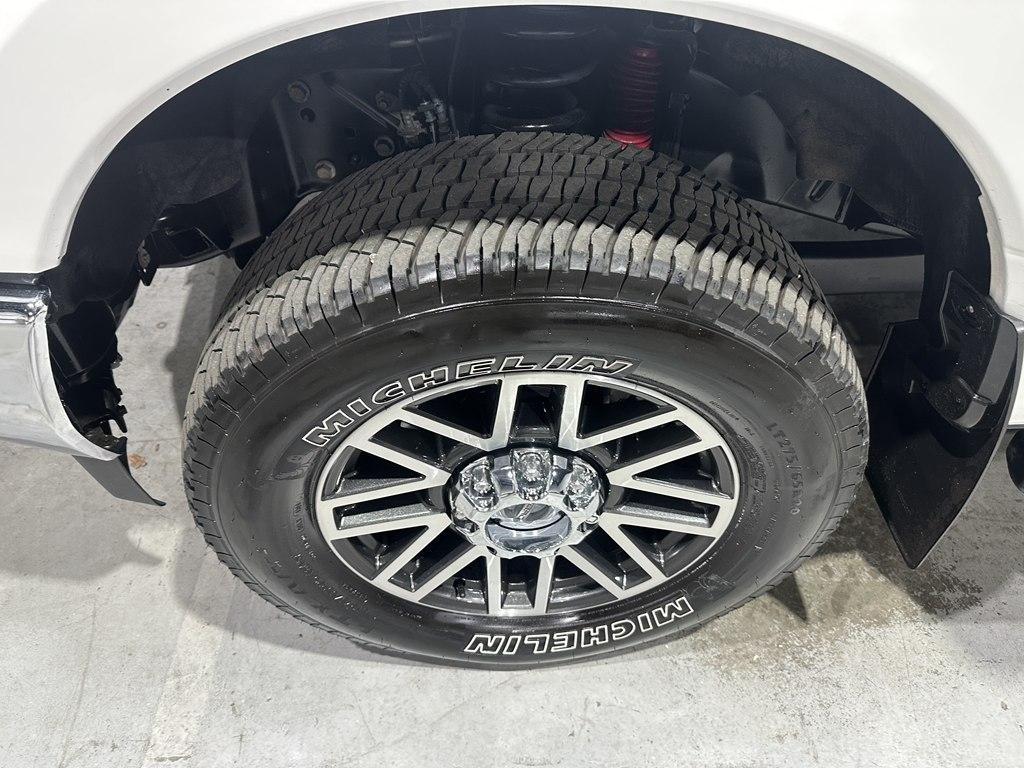 Ford Super Duty F-350 SRW Lariat 4WD Crew Cab 8' Box 2019