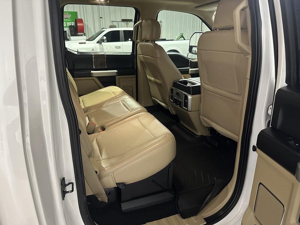 Ford Super Duty F-350 SRW Lariat 4WD Crew Cab 8' Box 2019