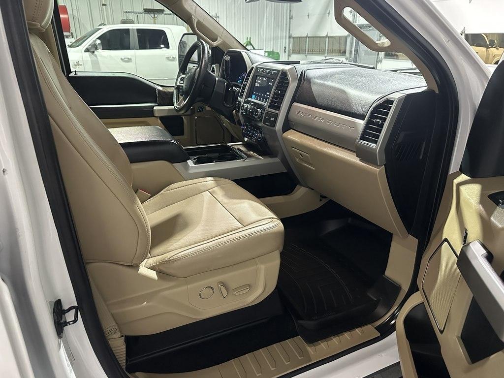 Ford Super Duty F-350 SRW Lariat 4WD Crew Cab 8' Box 2019