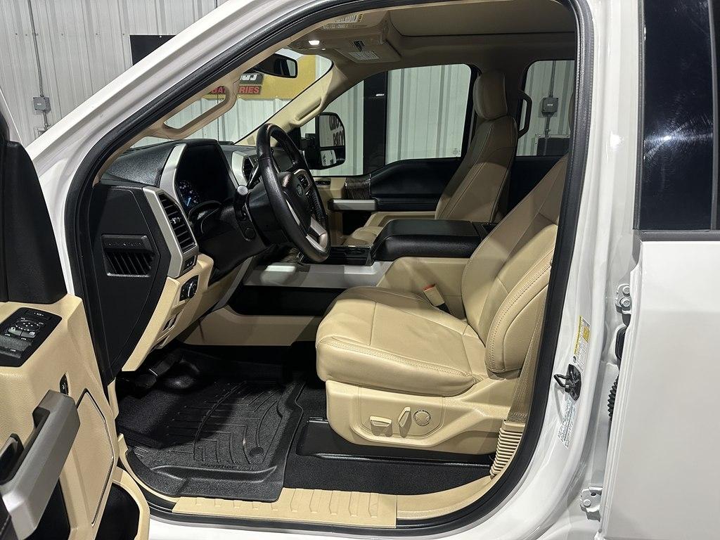 Ford Super Duty F-350 SRW Lariat 4WD Crew Cab 8' Box 2019