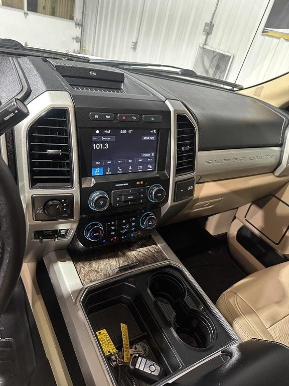 Ford Super Duty F-350 SRW Lariat 4WD Crew Cab 8' Box 2019