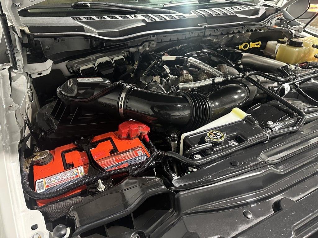 Ford Super Duty F-350 SRW Lariat 4WD Crew Cab 8' Box 2019