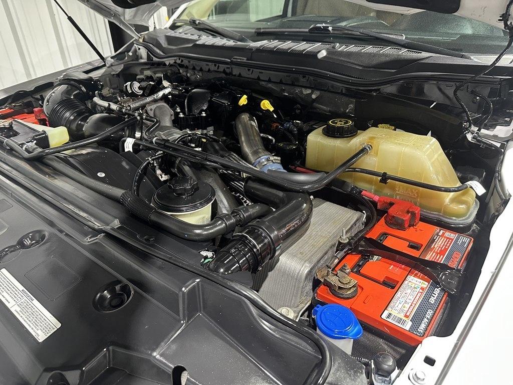 Ford Super Duty F-350 SRW Lariat 4WD Crew Cab 8' Box 2019