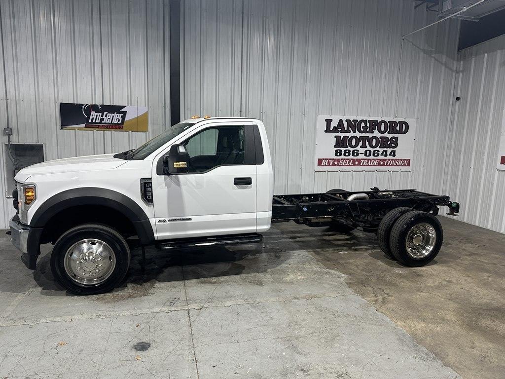Ford Super Duty F-550 DRW XL 4WD Reg Cab 169" WB 84" CA 2019