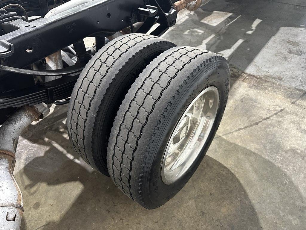 Ford Super Duty F-550 DRW XL 4WD Reg Cab 169" WB 84" CA 2019