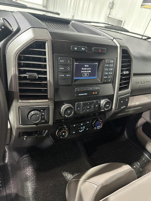 Ford Super Duty F-550 DRW XL 4WD Reg Cab 169" WB 84" CA 2019