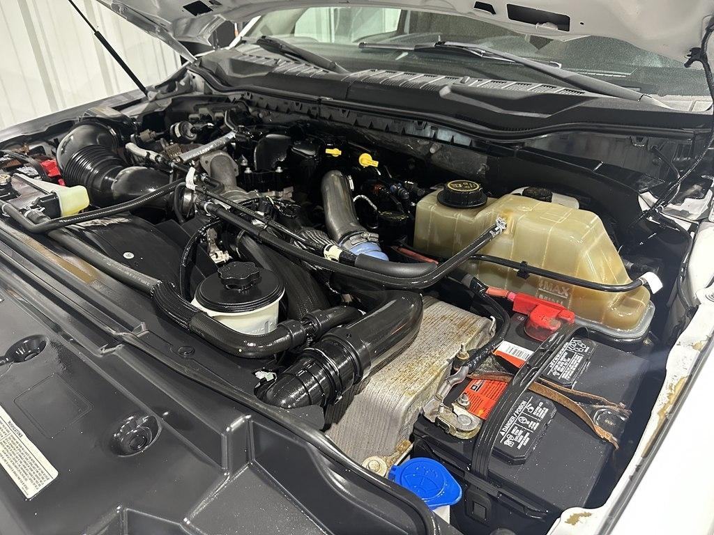 Ford Super Duty F-550 DRW XL 4WD Reg Cab 169" WB 84" CA 2019