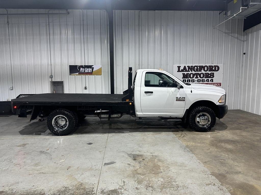 RAM 3500 Chassis Cab Tradesman 2WD Reg Cab 84" CA 167.5" WB 2017