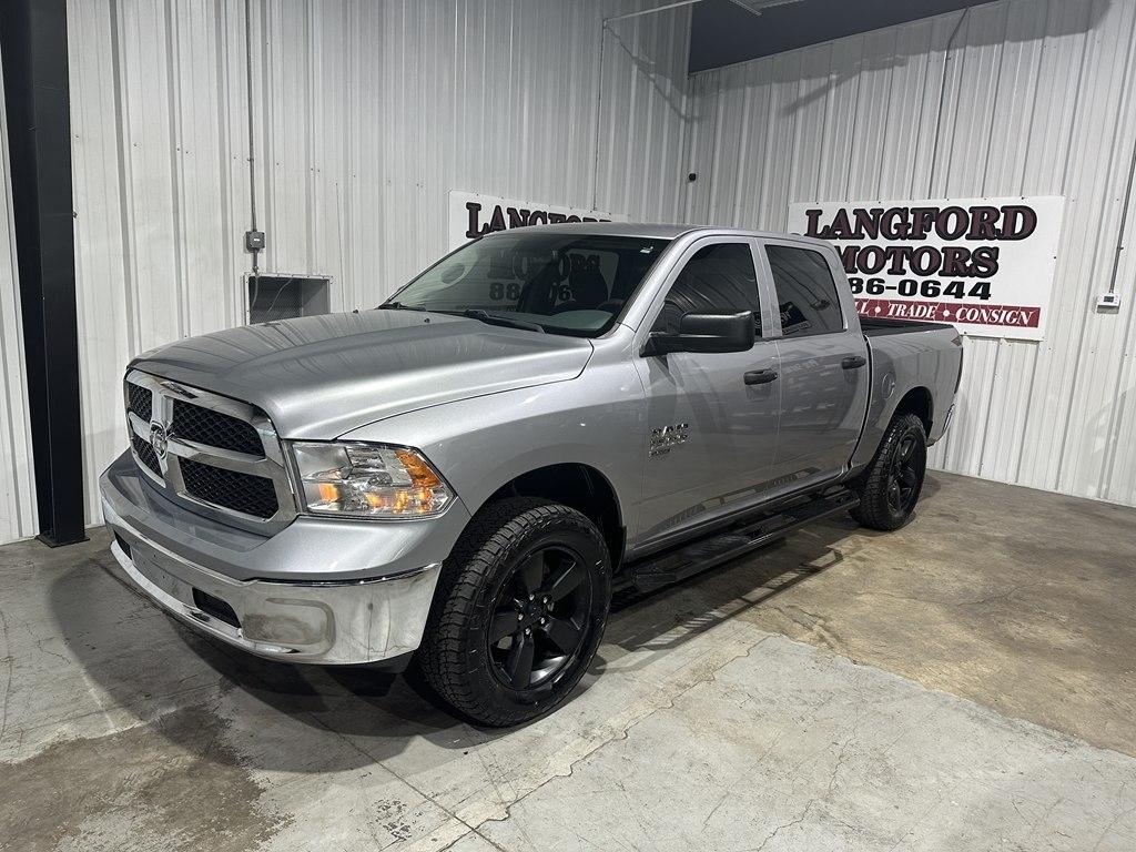 RAM 1500 4WD Crew Cab 140.5" SLT 2019