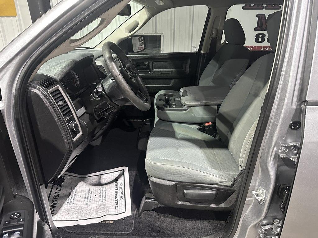 RAM 1500 4WD Crew Cab 140.5" SLT 2019