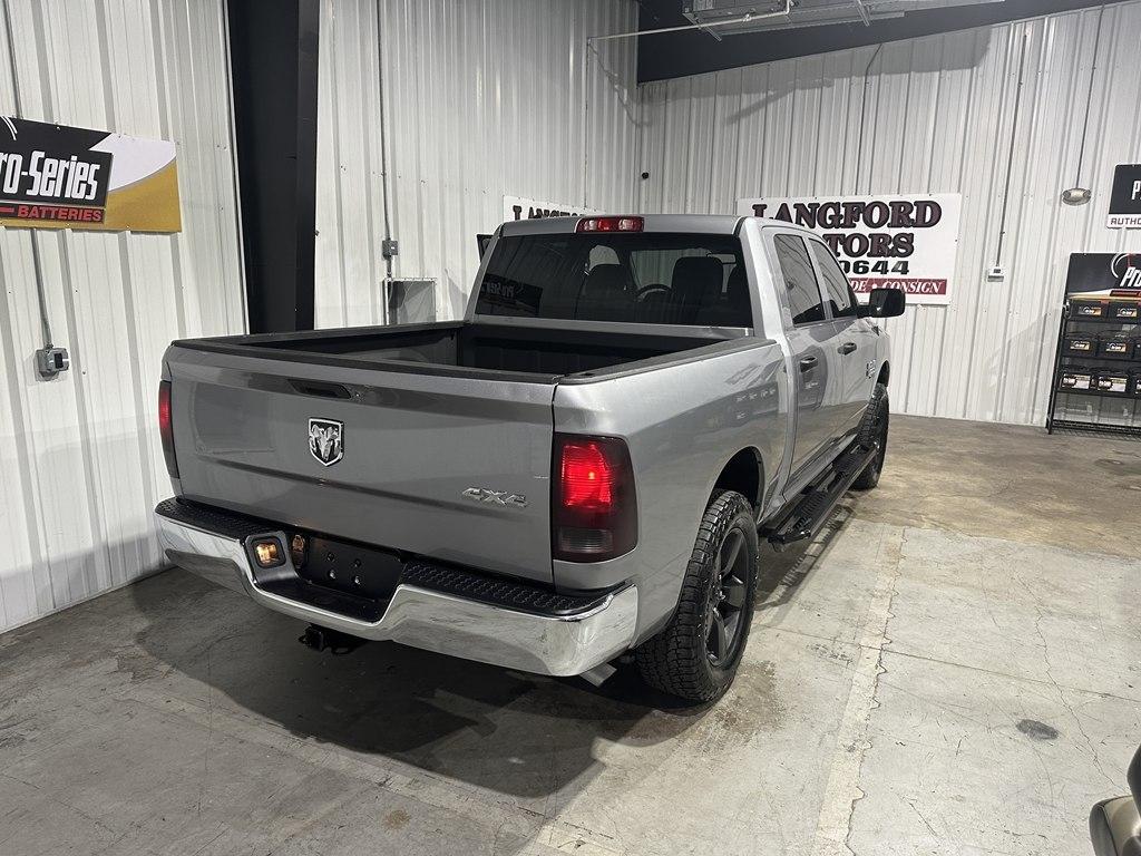 RAM 1500 4WD Crew Cab 140.5" SLT 2019