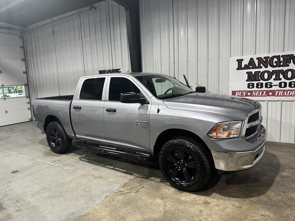 RAM 1500 4WD Crew Cab 140.5" SLT 2019