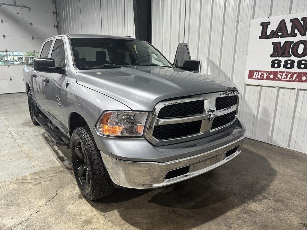 RAM 1500 4WD Crew Cab 140.5" SLT 2019