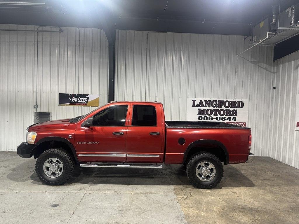 2006 Dodge Ram 2500 4dr Quad Cab 140.5 4WD Laramie