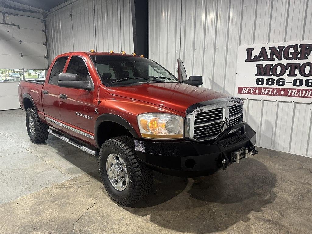 Dodge Ram 2500 4dr Quad Cab 140.5 4WD Laramie 2006