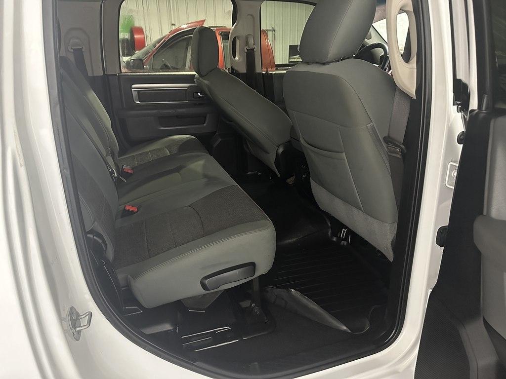 RAM 2500 4WD Mega Cab 160.5" Big Horn 2015