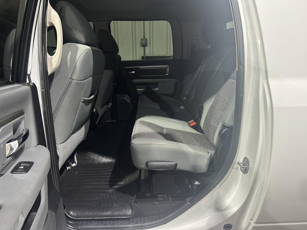 RAM 2500 4WD Mega Cab 160.5" Big Horn 2015