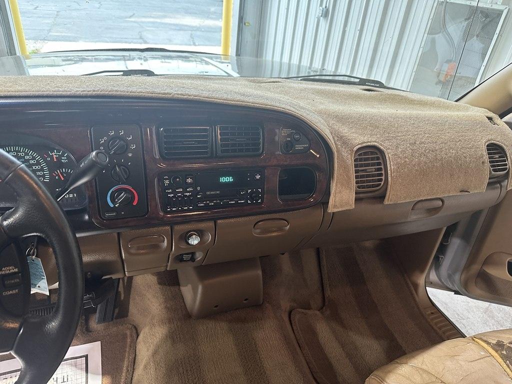 Dodge Ram 3500 Laramie Quad Cab 4WD DRW 2000