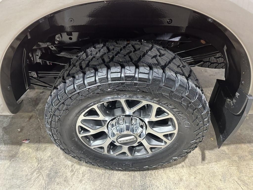 Ford Super Duty F-250 SRW Lariat 4WD SuperCab 8' Box 2021