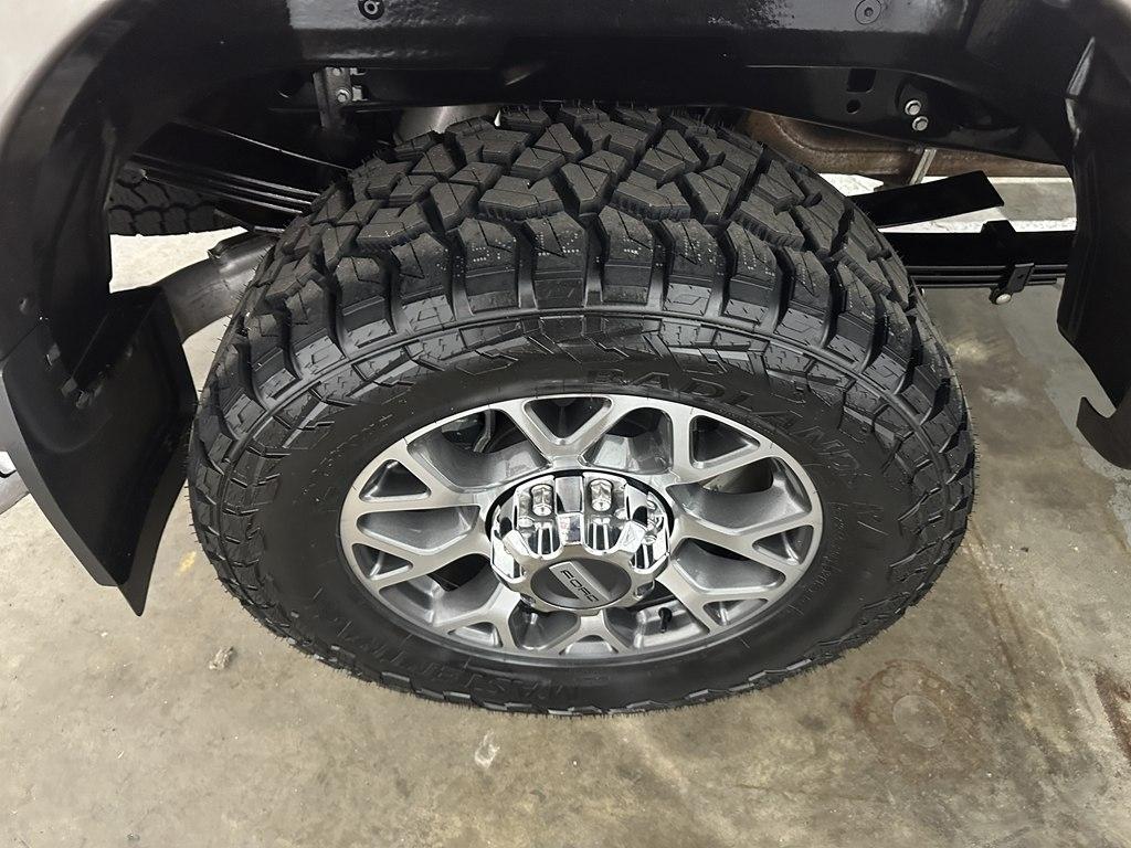 Ford Super Duty F-250 SRW Lariat 4WD SuperCab 8' Box 2021