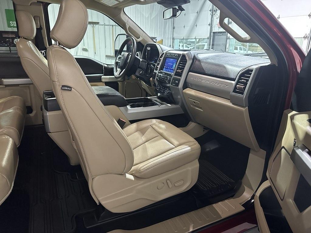 Ford Super Duty F-250 SRW Lariat 4WD SuperCab 8' Box 2021