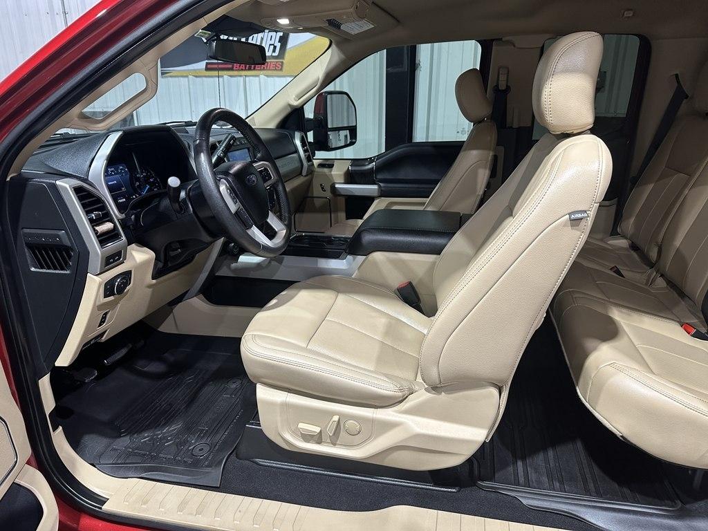 Ford Super Duty F-250 SRW Lariat 4WD SuperCab 8' Box 2021