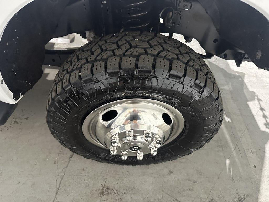 Ford Super Duty F-350 DRW 4WD Crew Cab 176" WB 60" CA XL 2014