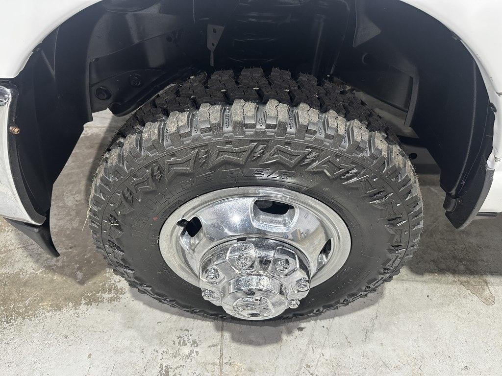 RAM 3500 Chassis Cab Tradesman 4WD Crew Cab 60" CA 172.4" WB 2019