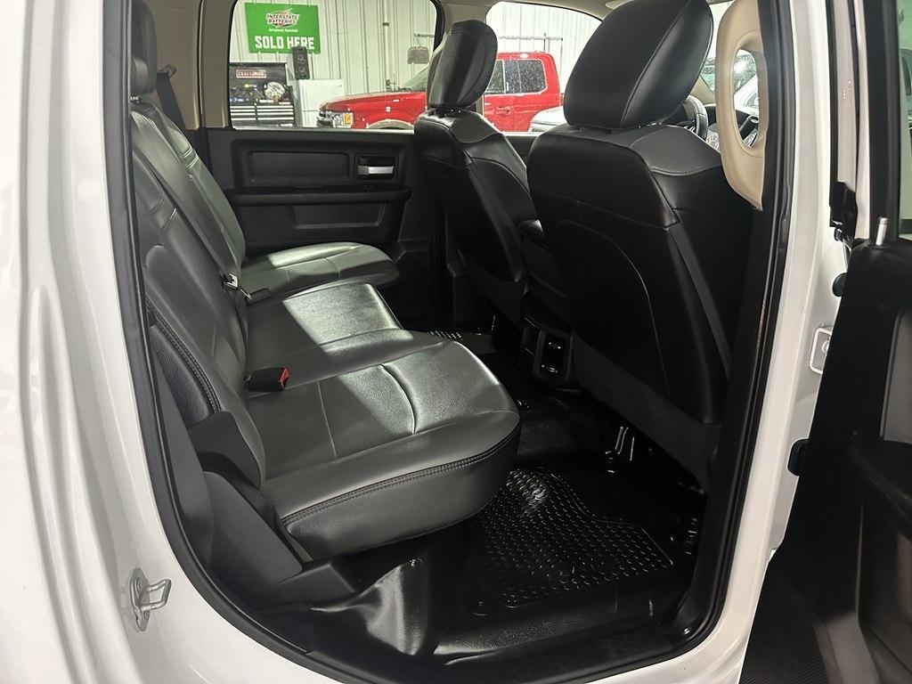 RAM 3500 Chassis Cab Tradesman 4WD Crew Cab 60" CA 172.4" WB 2019
