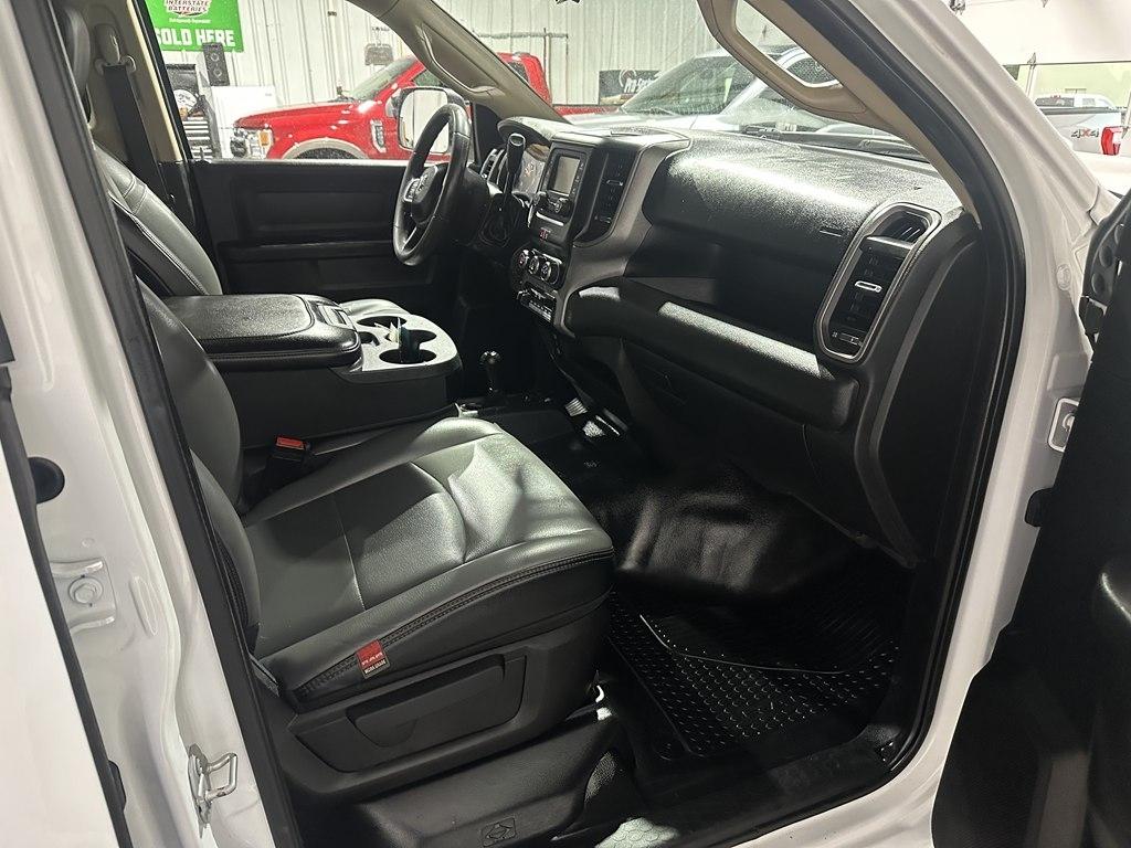 RAM 3500 Chassis Cab Tradesman 4WD Crew Cab 60" CA 172.4" WB 2019