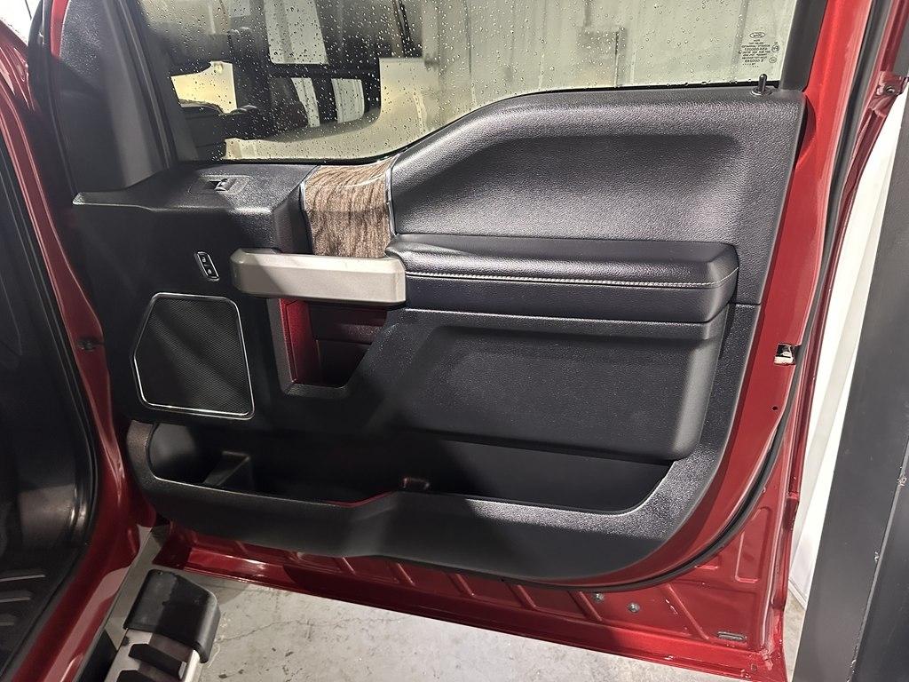 Ford Super Duty F-250 SRW Lariat 4WD Crew Cab 6.75' Box 2017