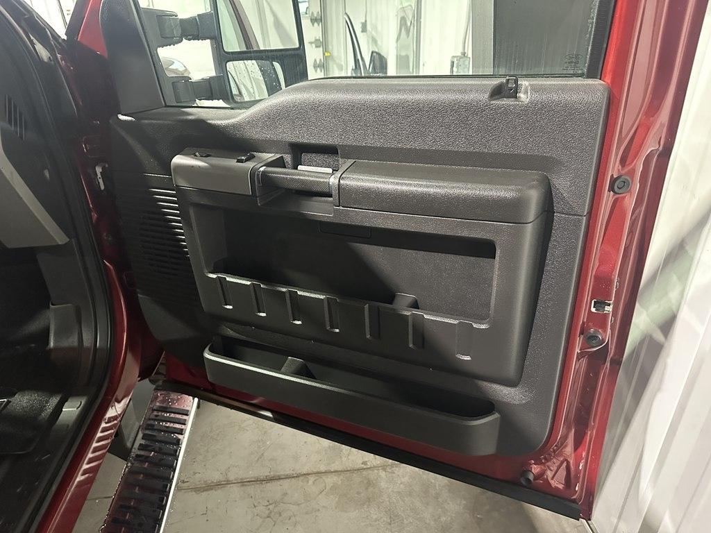 Ford Super Duty F-250 SRW 4WD Crew Cab 172" Lariat 2015