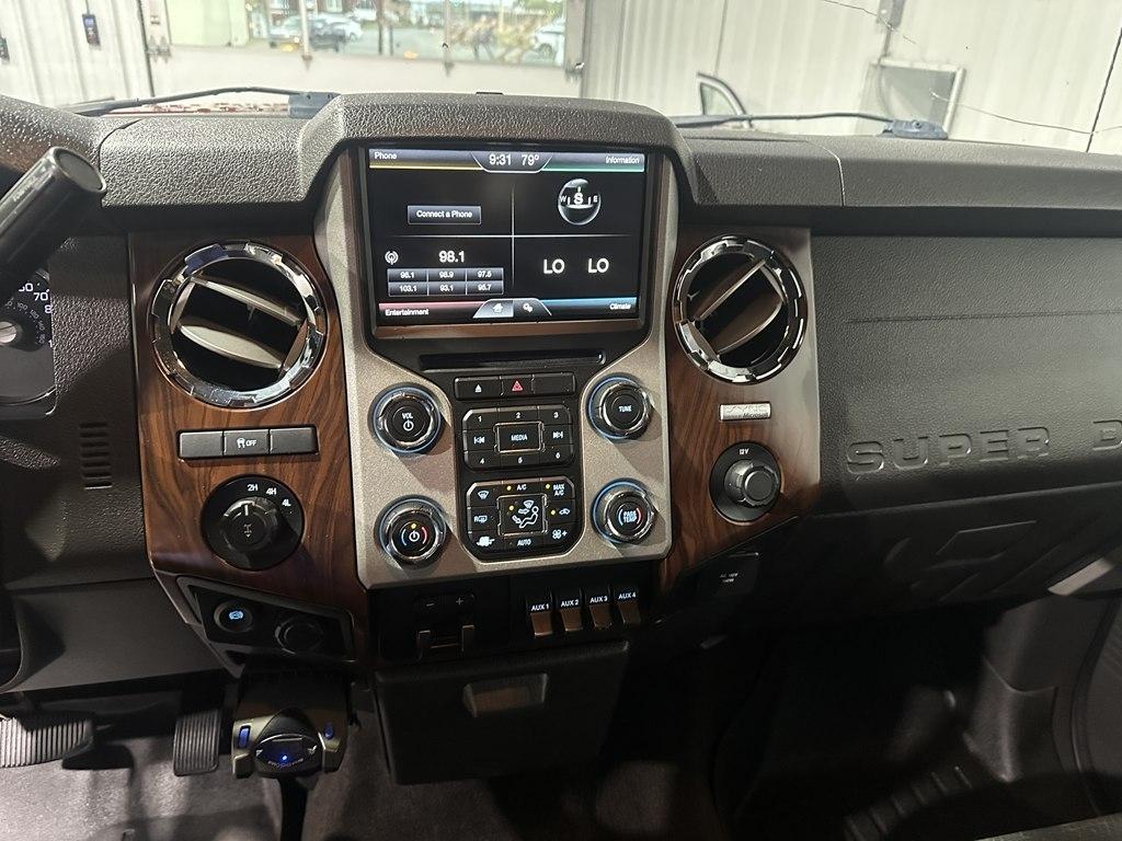 Ford Super Duty F-250 SRW 4WD Crew Cab 172" Lariat 2015