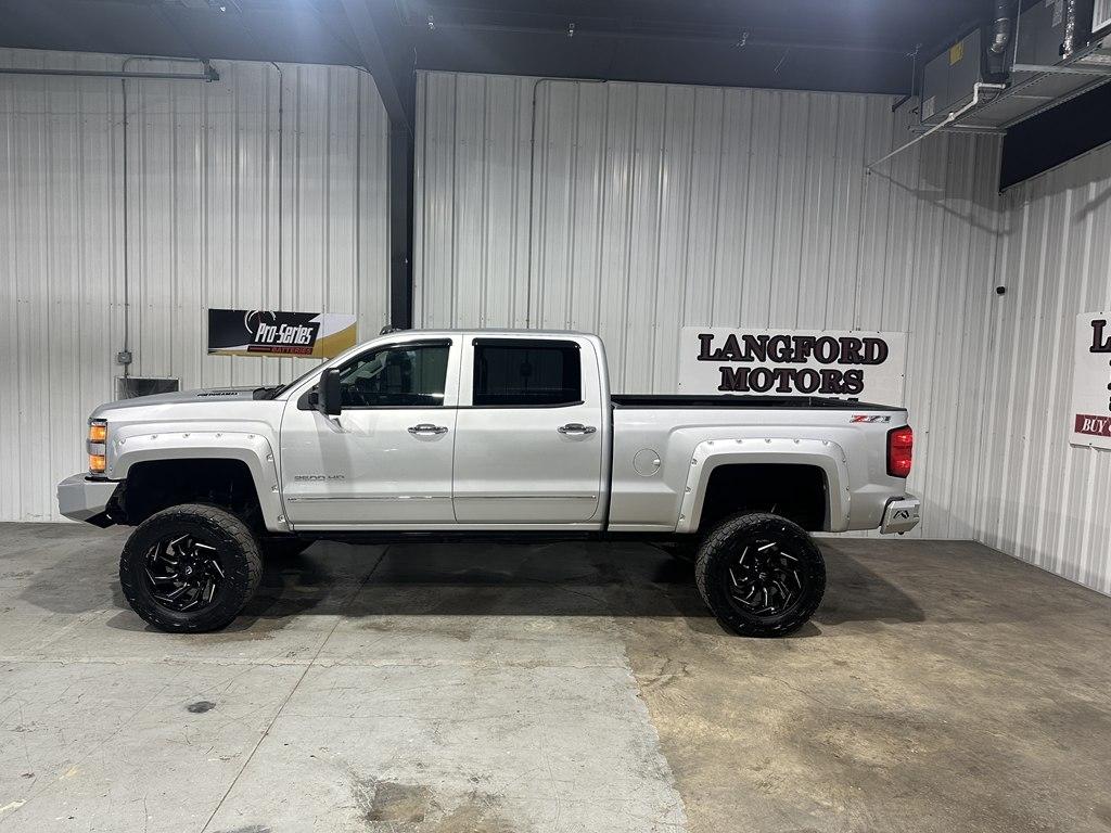 2015 Chevrolet Silverado 2500HD 4WD Crew Cab 153.7" LTZ
