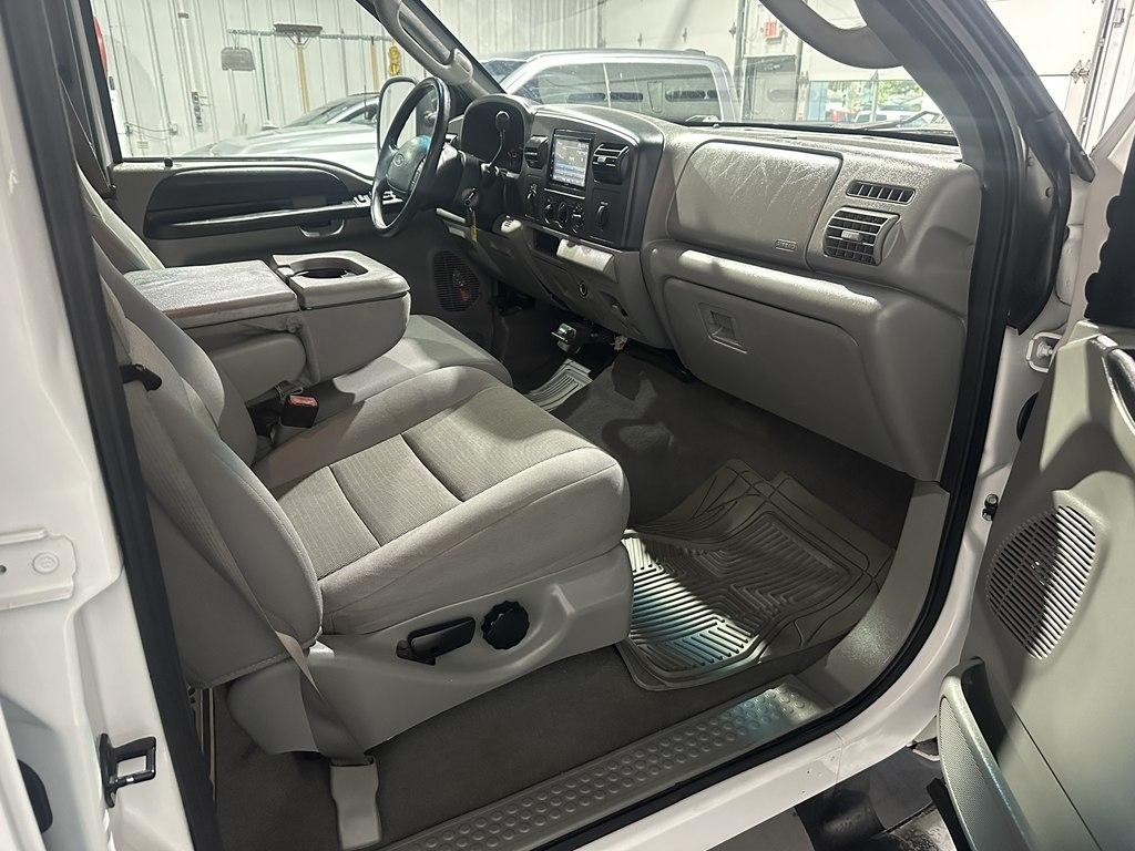 Ford Super Duty F-250 Crew Cab 156" XLT 4WD 2006