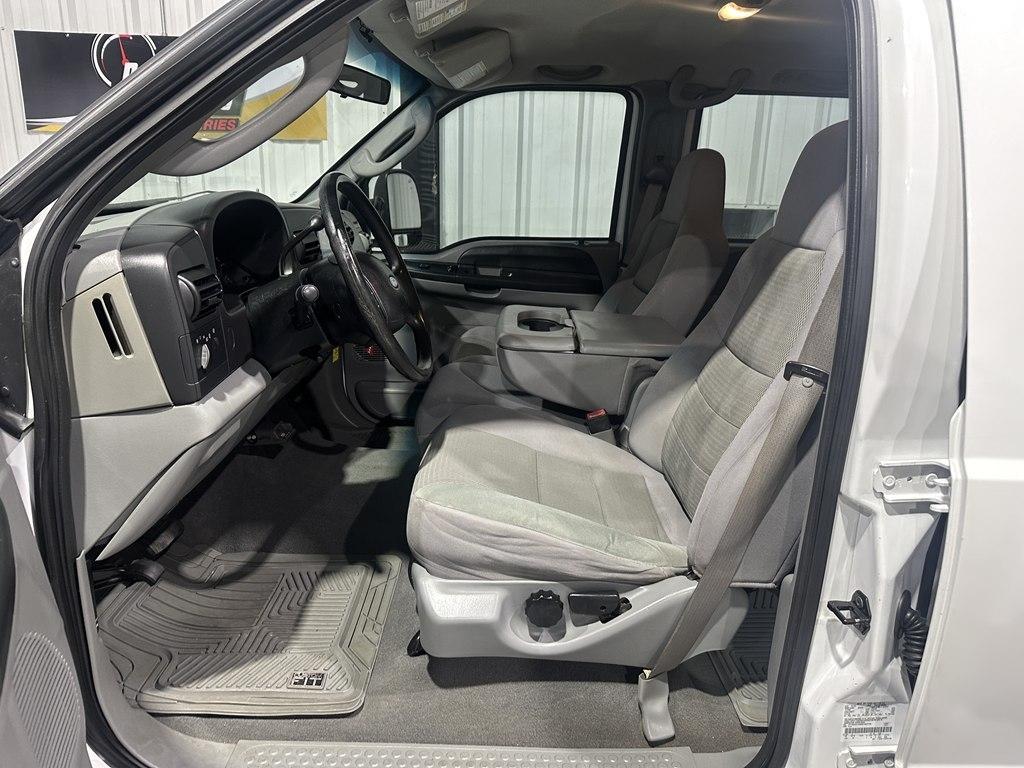 Ford Super Duty F-250 Crew Cab 156" XLT 4WD 2006