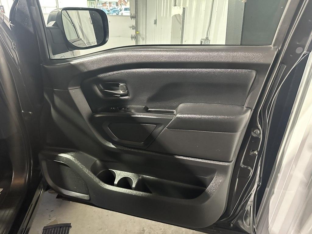 Nissan Titan XD 4x4 Diesel Crew Cab S 2017