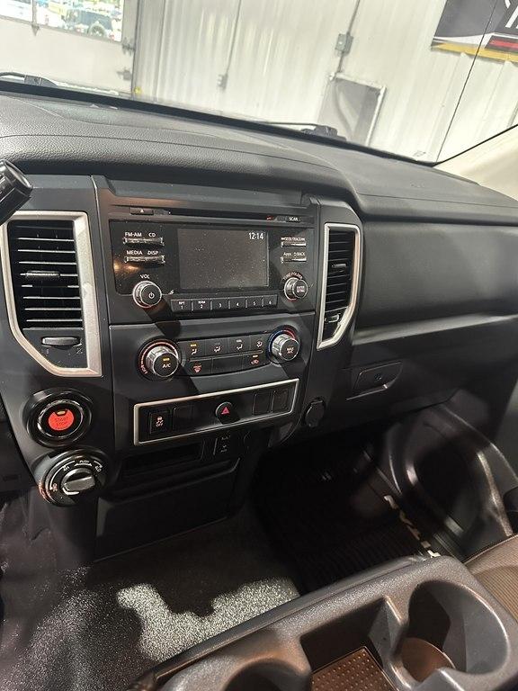Nissan Titan XD 4x4 Diesel Crew Cab S 2017